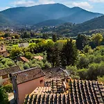 Tuscan Sits Between And Pisa Hills * Lukka