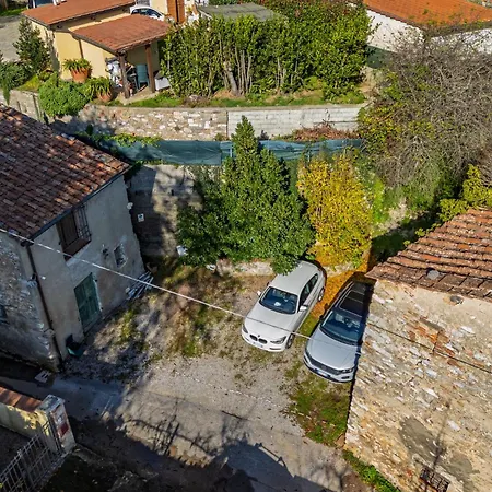 Tuscan Sits Between And Pisa Hills Prázdninový dům *